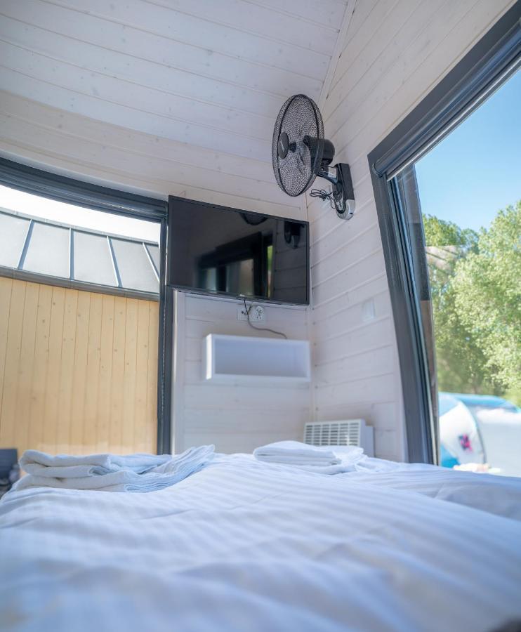 Pod Cyprysami - Surf & Family Resort ヤスタルニャ エクステリア 写真