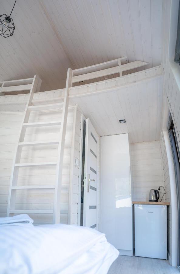 Pod Cyprysami - Surf & Family Resort ヤスタルニャ エクステリア 写真