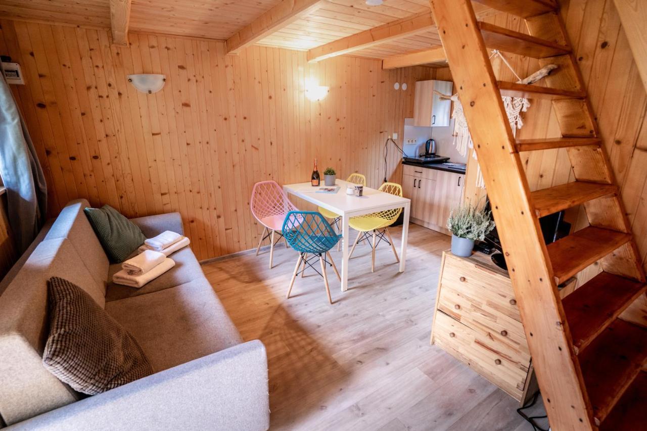 Pod Cyprysami - Surf & Family Resort ヤスタルニャ エクステリア 写真