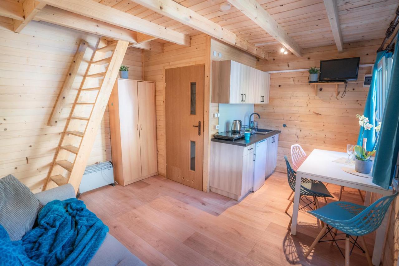 Pod Cyprysami - Surf & Family Resort ヤスタルニャ エクステリア 写真
