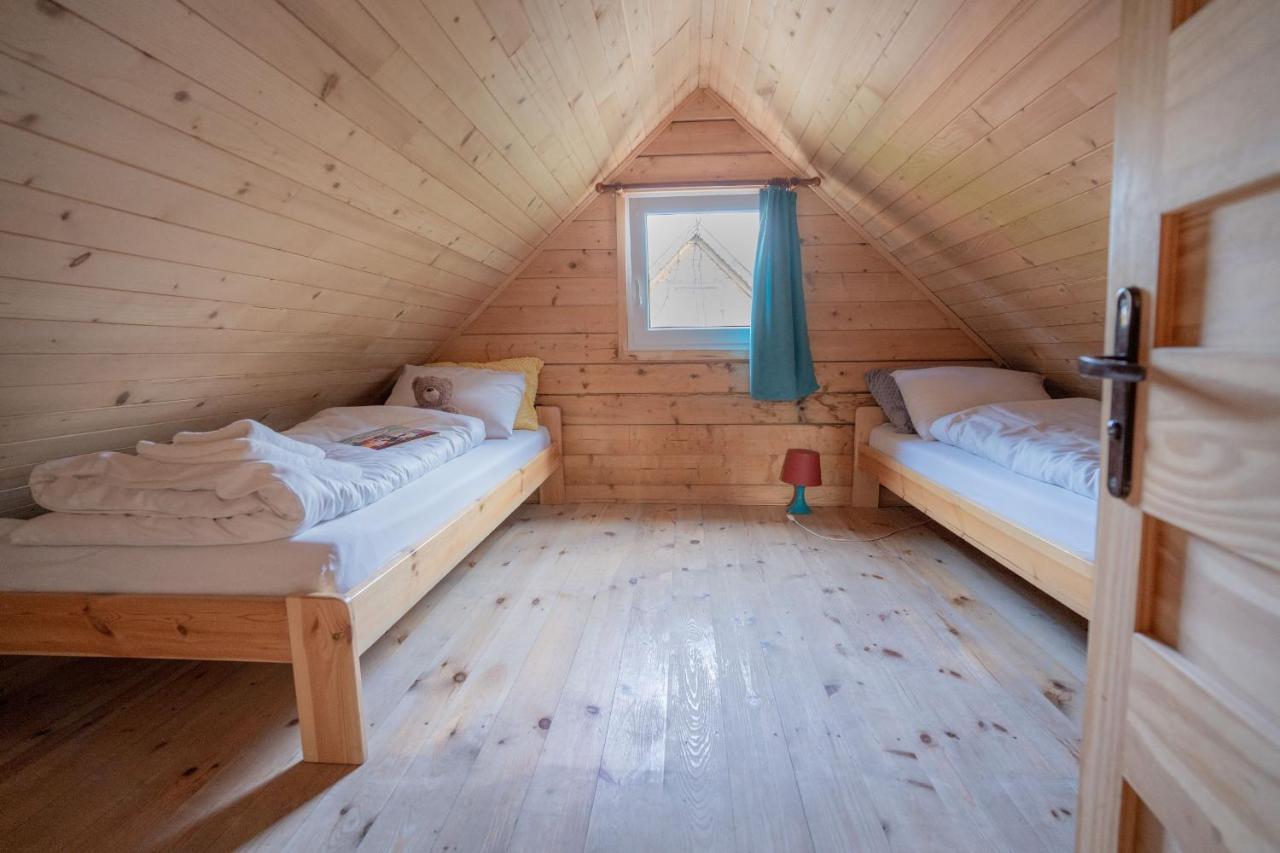 Pod Cyprysami - Surf & Family Resort ヤスタルニャ エクステリア 写真