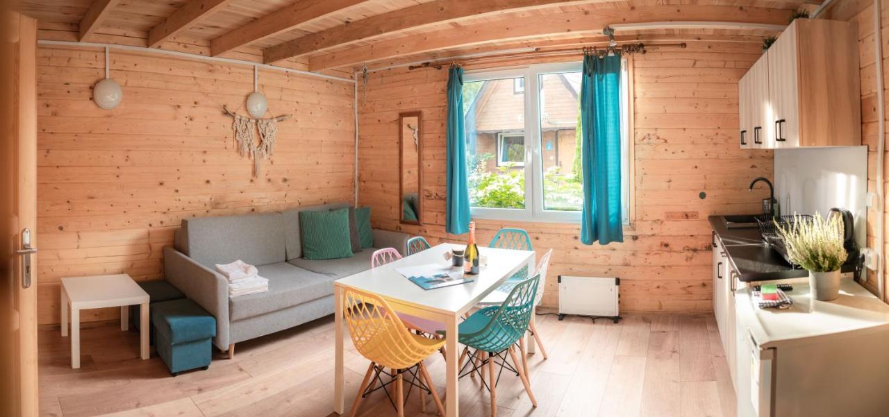 Pod Cyprysami - Surf & Family Resort ヤスタルニャ エクステリア 写真