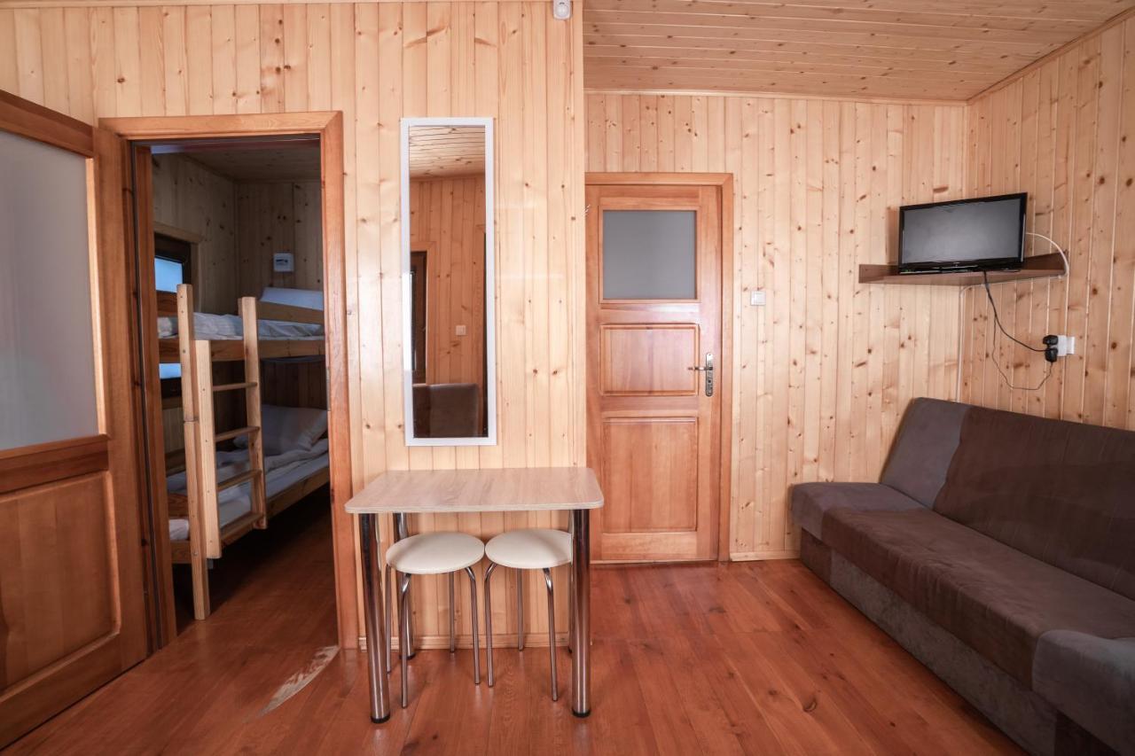 Pod Cyprysami - Surf & Family Resort ヤスタルニャ エクステリア 写真
