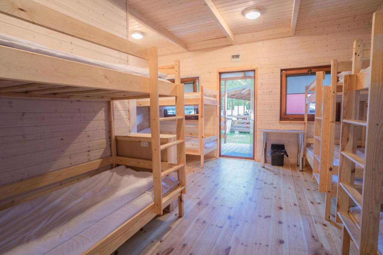 Pod Cyprysami - Surf & Family Resort ヤスタルニャ エクステリア 写真